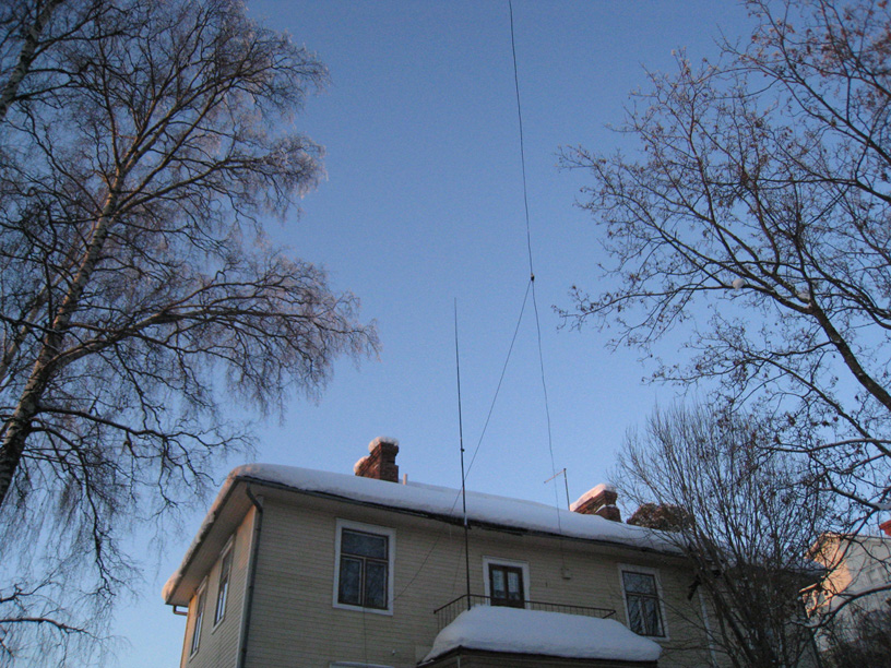 My old antennas (T20 for 11m, 40m dipole for HF listening)